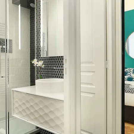 Rent A - Blanche Apartment Paris