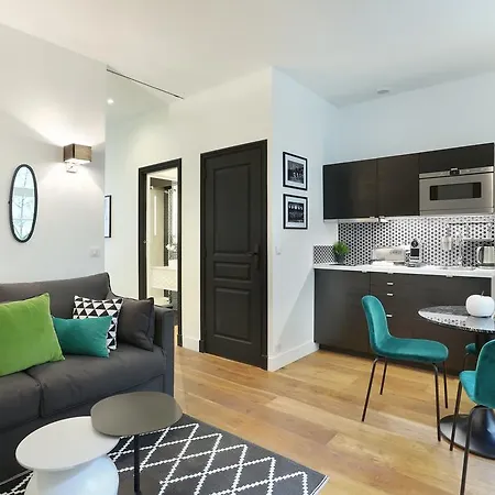 Apartment Rent A - Blanche Paris