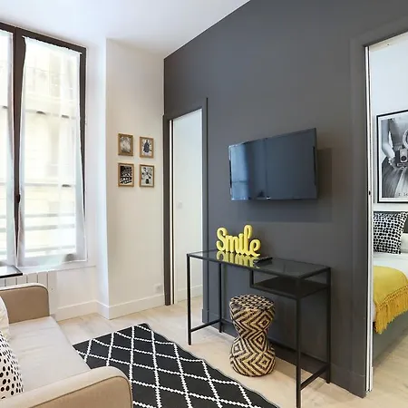 Apartment Rent A - Blanche Paris
