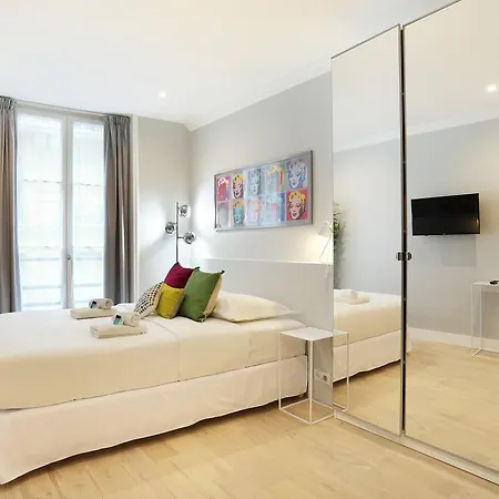 Rent A - Blanche Paris