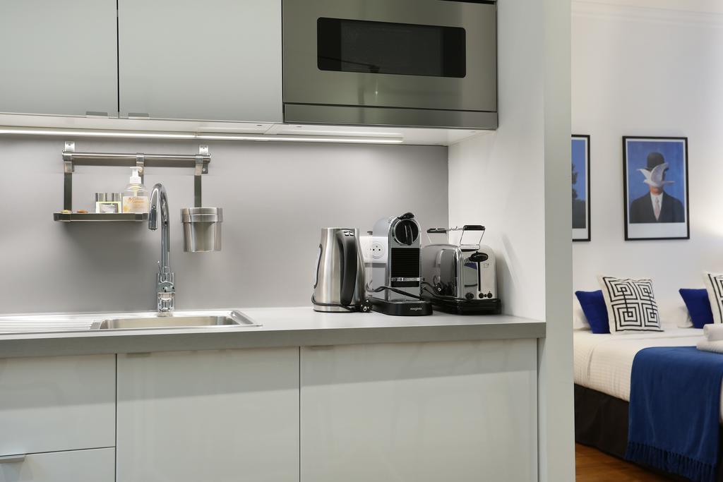 Rent A - Blanche * Paris