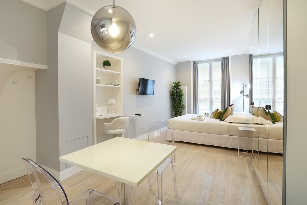 Rent A - Blanche Apartment Paris