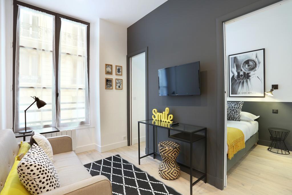 Apartment Rent A - Blanche Paris