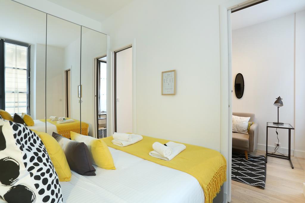 Rent A - Blanche Paris