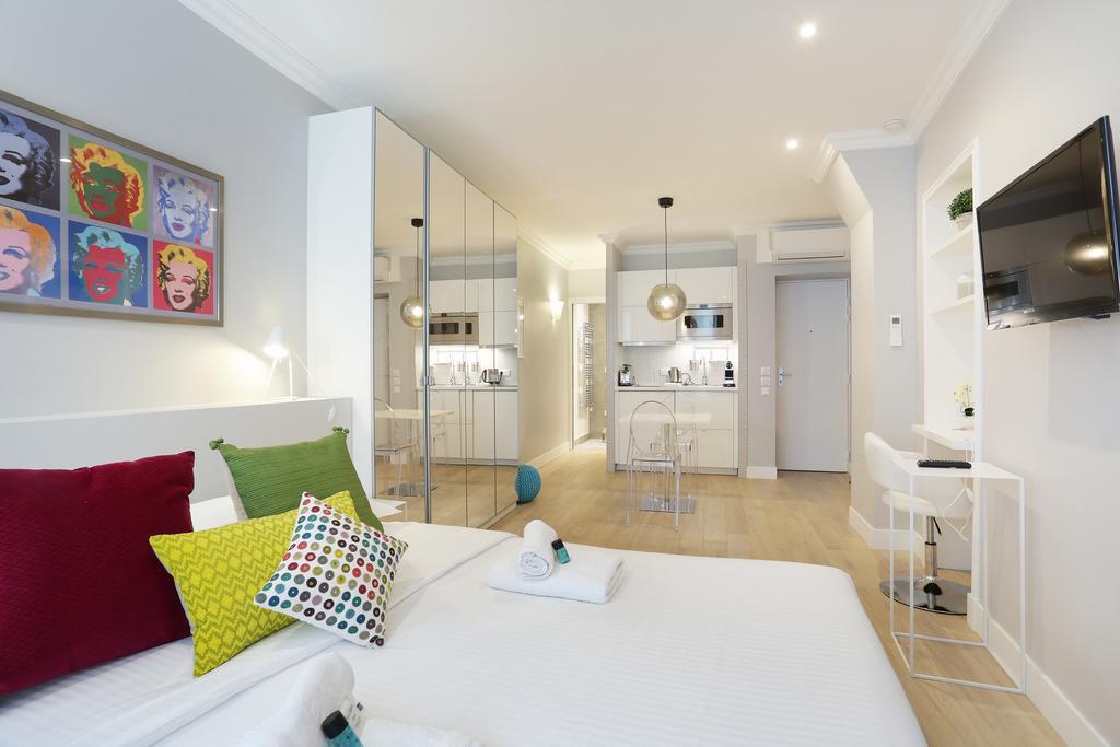 Apartment Rent A - Blanche Paris