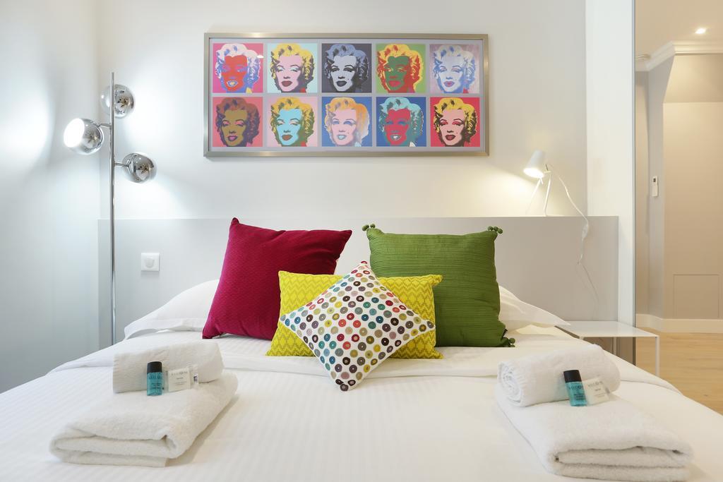 Rent A - Blanche Paris