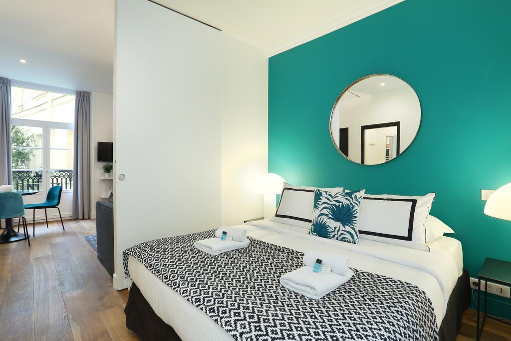 Rent A - Blanche * Paris