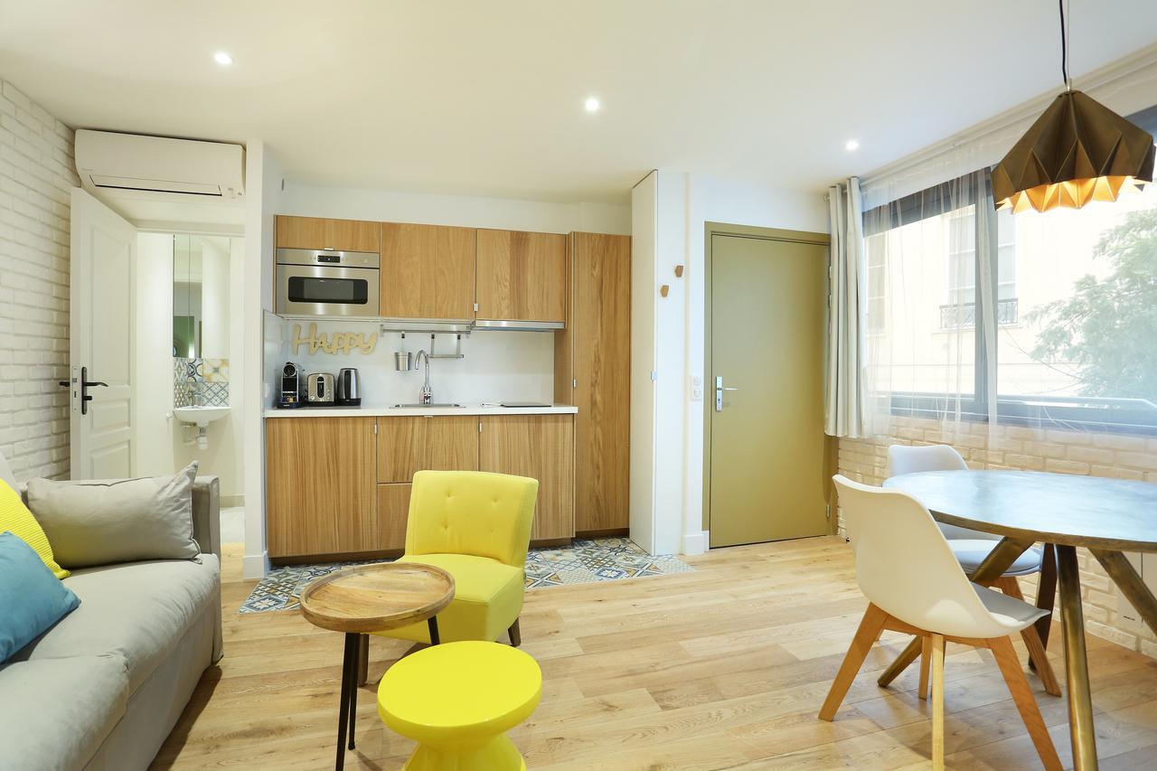 Rent A - Blanche * Paris