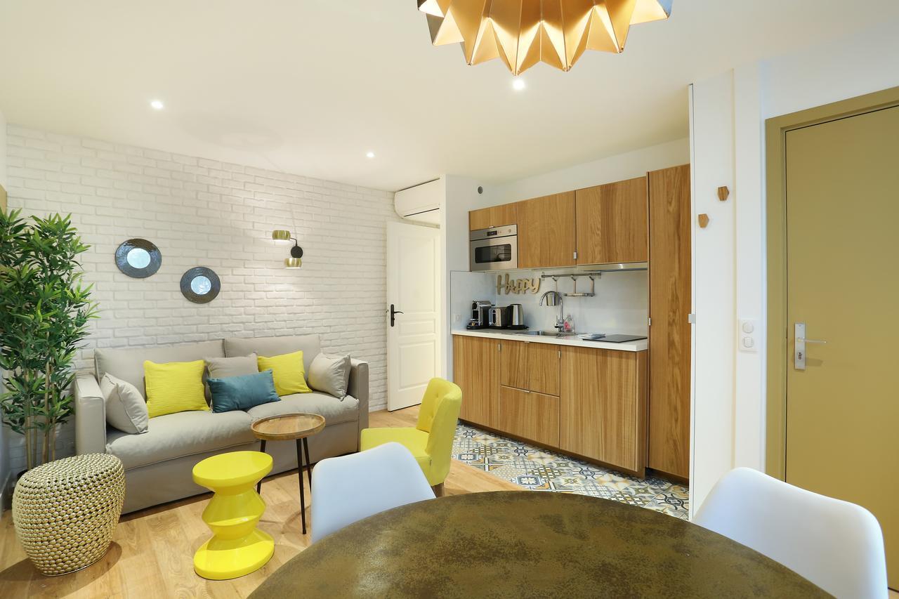 Rent A - Blanche Apartment Paris