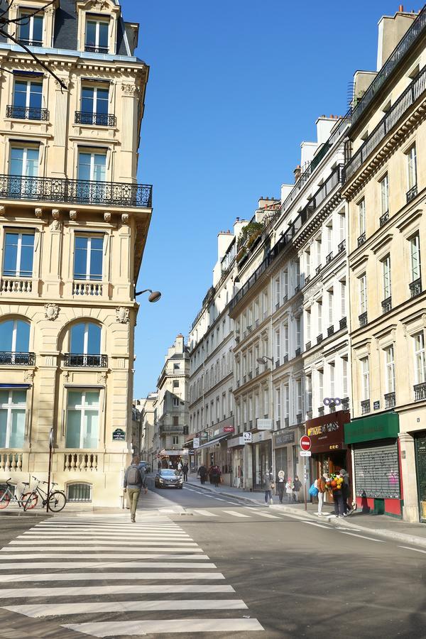 Rent A - Blanche Paris