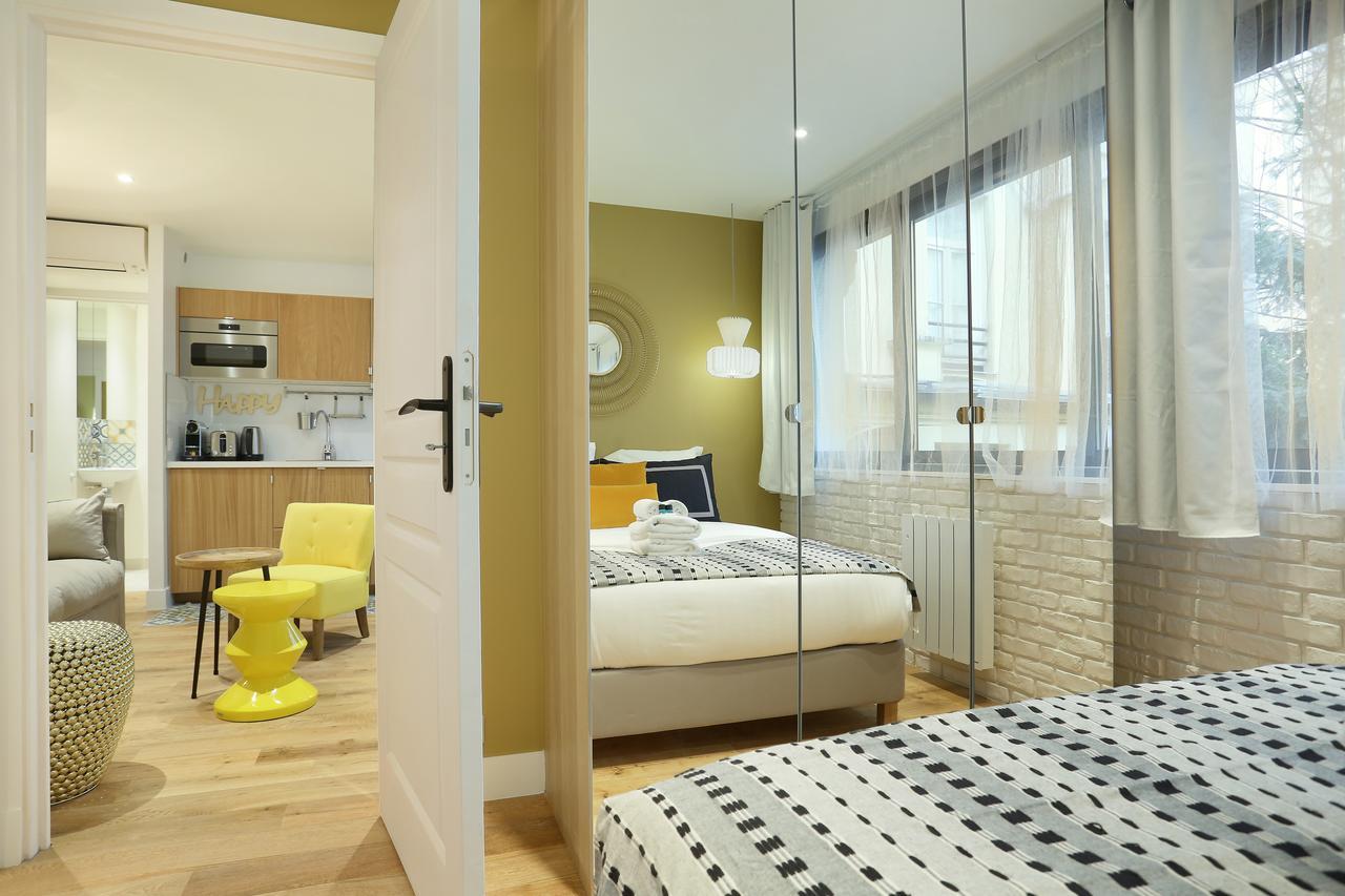 Rent A - Blanche Apartment Paris