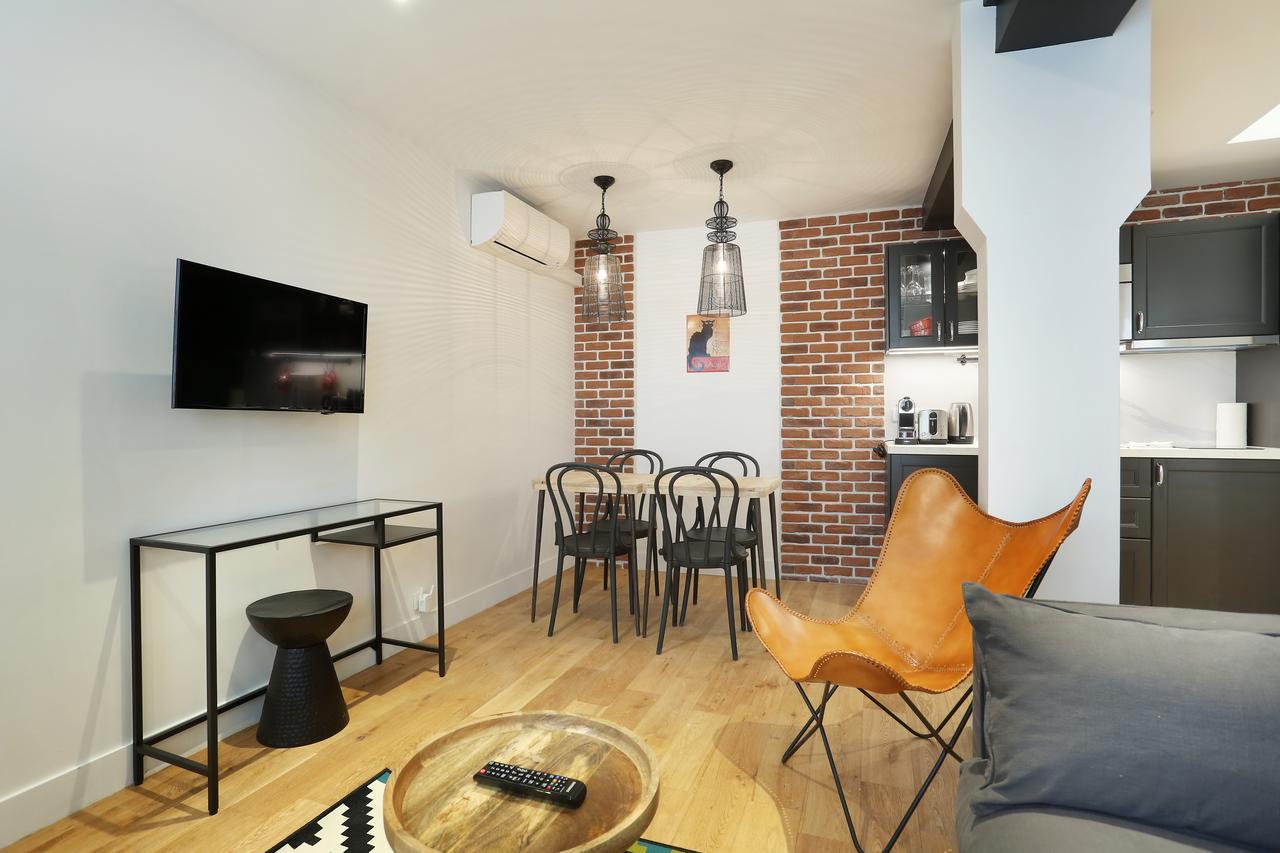 Rent A - Blanche Paris