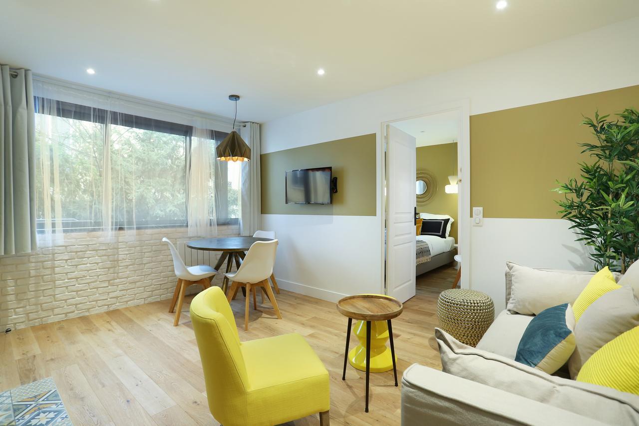 Rent A - Blanche * Paris